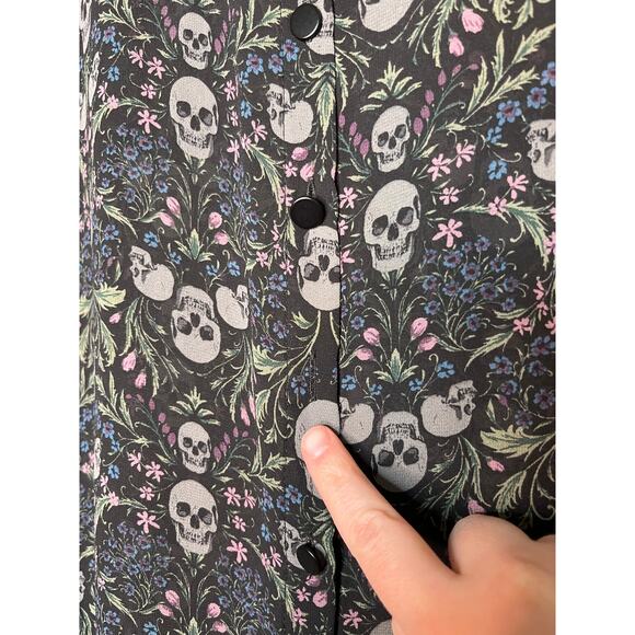 Torrid Black Purple Skulls Halloween Whimsigoth Floral Sheer Button Up Shirt 5X - Picture 4 of 6